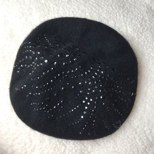 Mexx black beret with studs accent